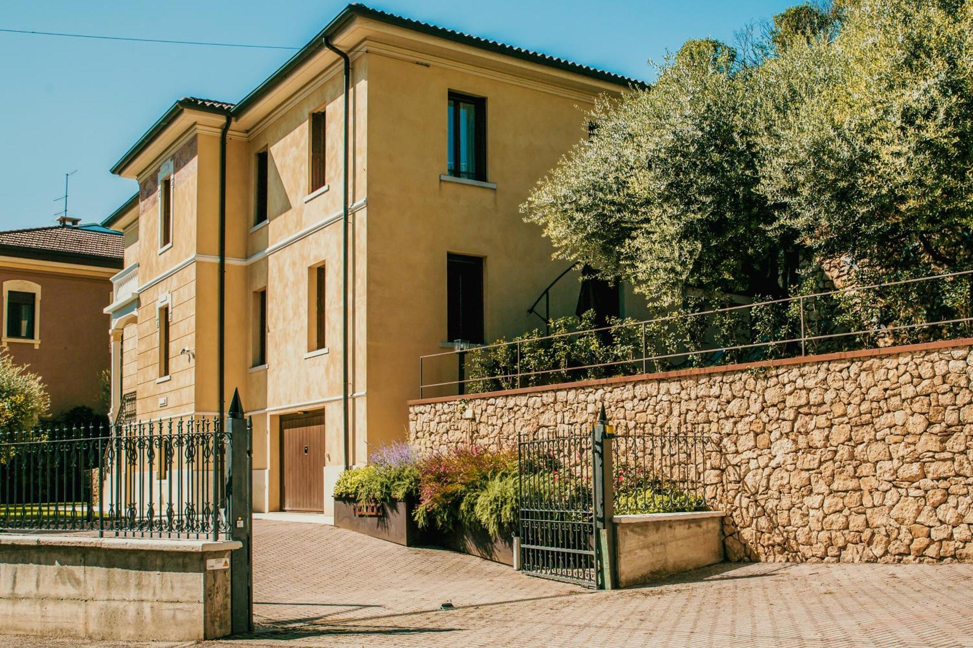 Naboo Verona Luxury Suites Extérieur photo